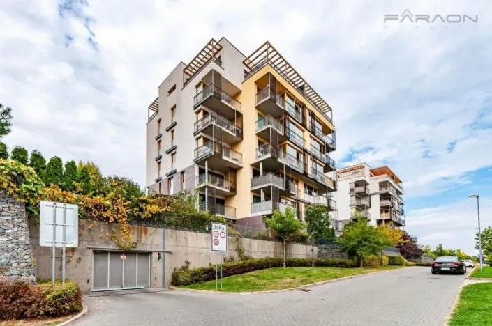 Prodej bytu 2+kk, Praha - Hrdlořezy, Nad Smetankou, 70 m2