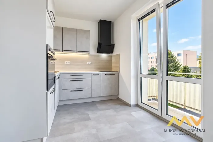 Pronájem bytu 2+1, Hradec Králové - Slezské Předměstí, třída SNP, 55 m2