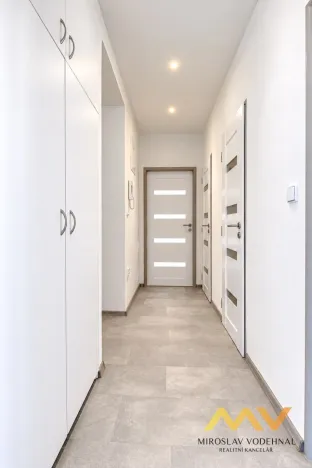 Pronájem bytu 2+1, Hradec Králové - Slezské Předměstí, třída SNP, 55 m2