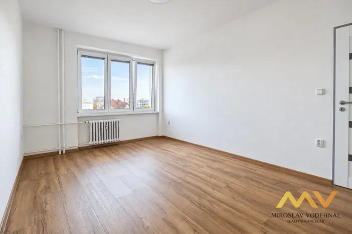 Pronájem bytu 2+1, Hradec Králové - Slezské Předměstí, třída SNP, 55 m2