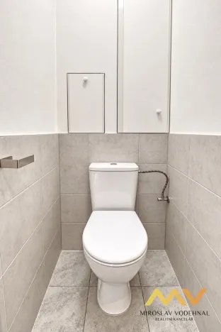 Pronájem bytu 2+1, Hradec Králové - Slezské Předměstí, třída SNP, 55 m2