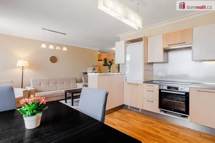 Prodej bytu 3+kk, Karlovy Vary, Moskevská, 75 m2