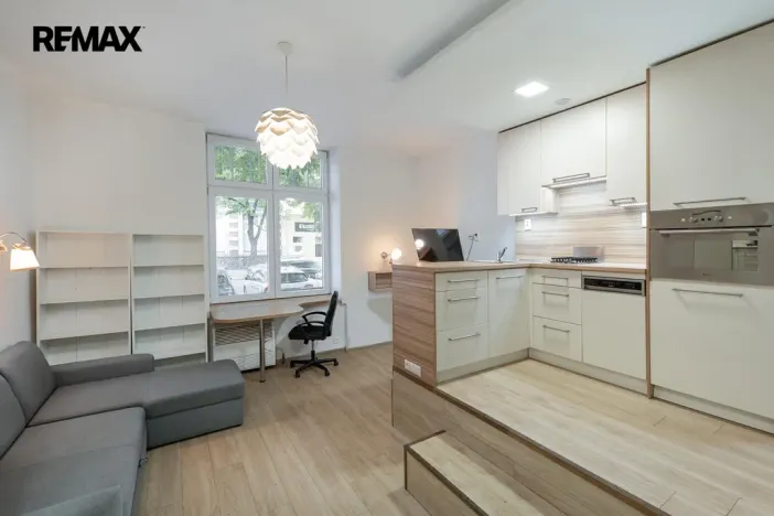 Prodej bytu 1+kk, Praha - Holešovice, U průhonu, 27 m2