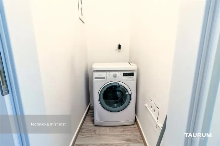 Pronájem bytu 2+1, Praha - Košíře, Starokošířská, 67 m2