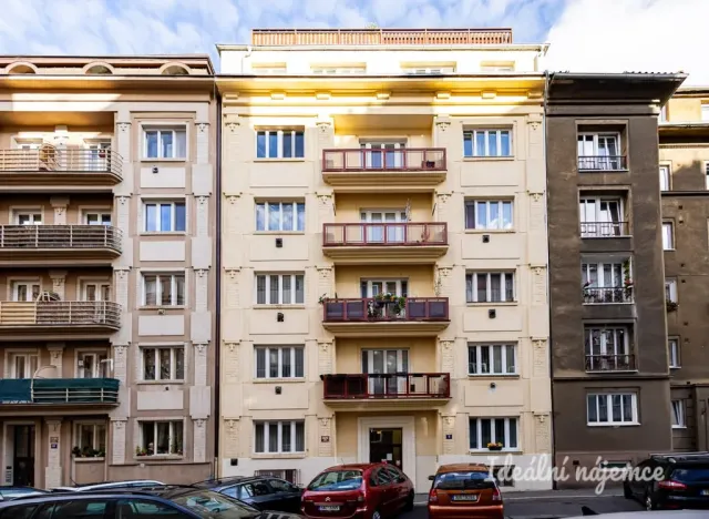 Pronájem bytu 1+kk, Praha - Žižkov, Viklefova, 38 m2