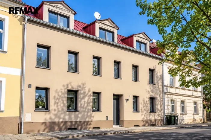 Prodej bytu 3+kk, Karlovy Vary - Stará Role, Vančurova, 83 m2