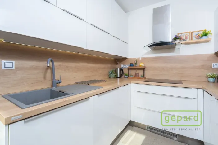 Prodej bytu 3+1, Praha - Chodov, Bachova, 72 m2