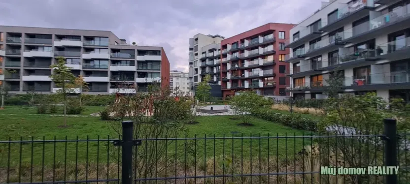 Pronájem bytu 2+kk, Praha - Žižkov, Šrámkové, 71 m2