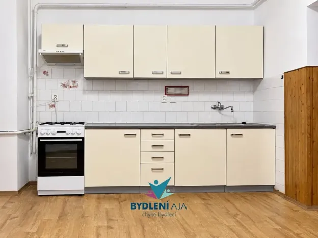 Pronájem bytu 2+1, Teplice, J. V. Sládka, 81 m2