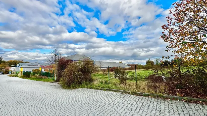 Prodej komerčního pozemku, Tachlovice, 6000 m2