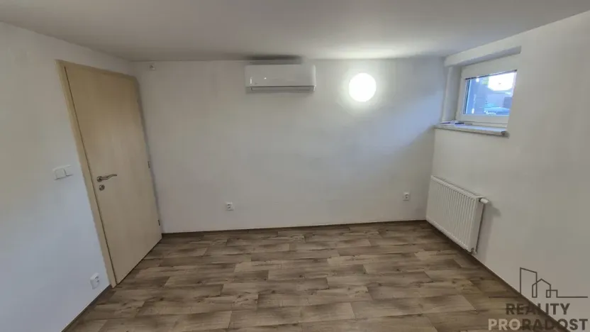 Pronájem komerční nemovitosti, Břeclav - Charvátská Nová Ves, SNP, 26 m2