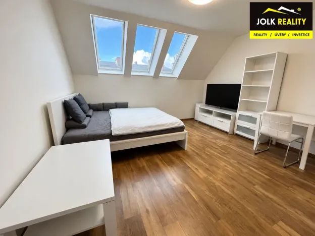 Pronájem bytu 1+kk, Opava, Krnovská, 30 m2