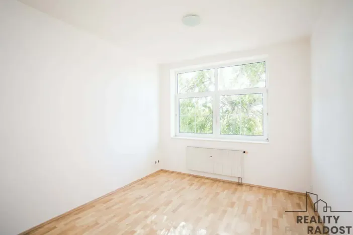 Pronájem bytu 1+1, Břeclav, Na Valtické, 37 m2
