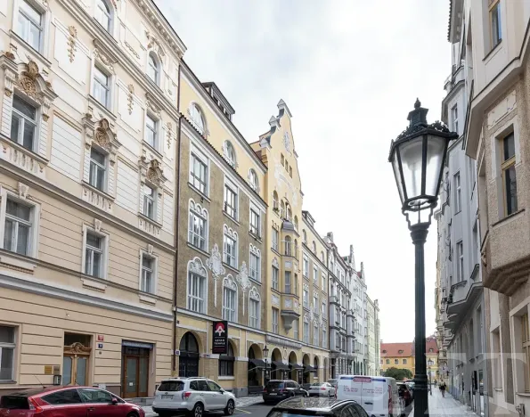 Prodej bytu 2+kk, Praha - Staré Město, Bílkova, 44 m2