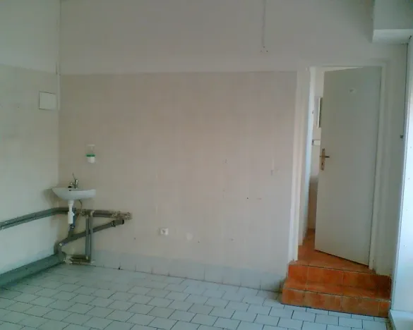 Pronájem obchodního prostoru, Trutnov - Poříčí, Náchodská, 22 m2