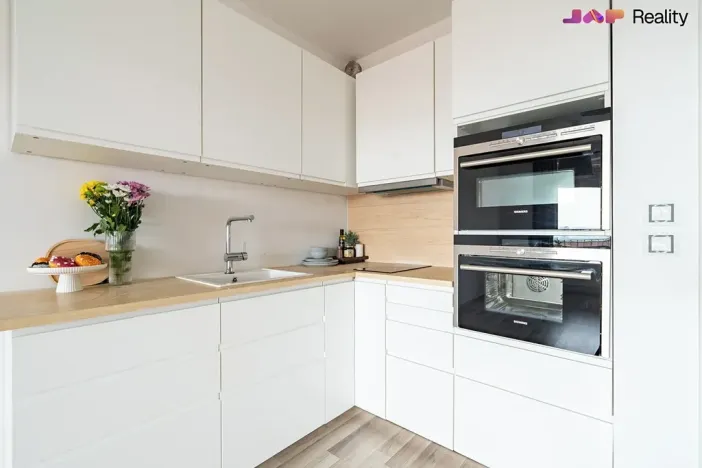 Prodej bytu 2+kk, Moravany, Višňová, 50 m2