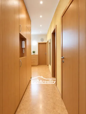 Pronájem bytu 2+1, Zlín, U Trojáku, 66 m2
