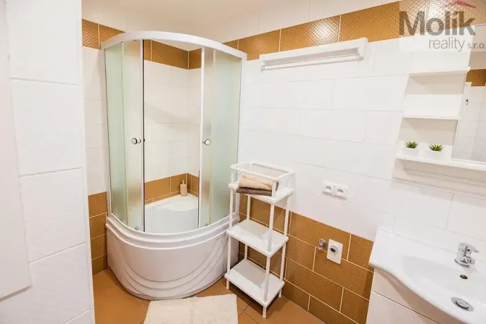 Pronájem bytu 2+1, Klášterec nad Ohří - Miřetice u Klášterce nad Ohří, Dukelská, 60 m2