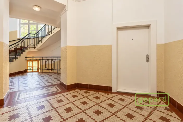 Prodej bytu 2+1, Praha - Holešovice, Řezáčovo náměstí, 45 m2