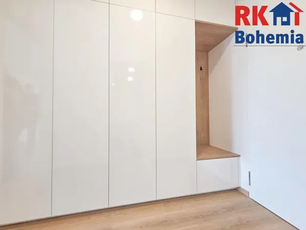 Pronájem bytu 1+kk, Praha - Dolní Počernice, 45 m2