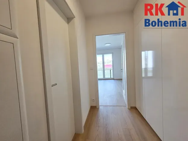 Pronájem bytu 1+kk, Praha - Dolní Počernice, 45 m2
