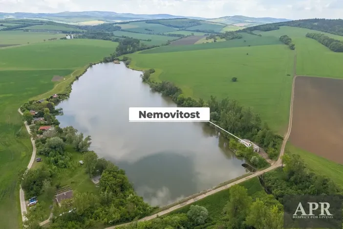 Prodej komerční nemovitosti, Hluk, 192 m2