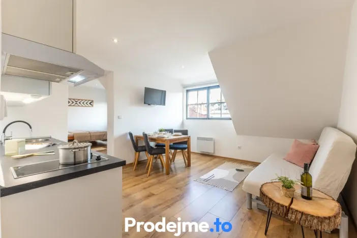 Prodej bytu 2+kk, Znojmo, Mikulášské náměstí, 39 m2