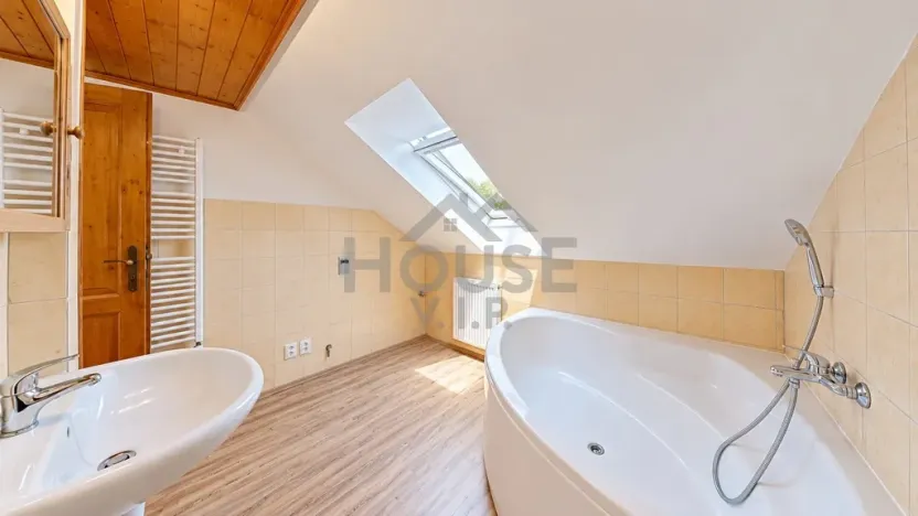 Prodej bytu 2+kk, Kralupy nad Vltavou, třída Legií, 97 m2