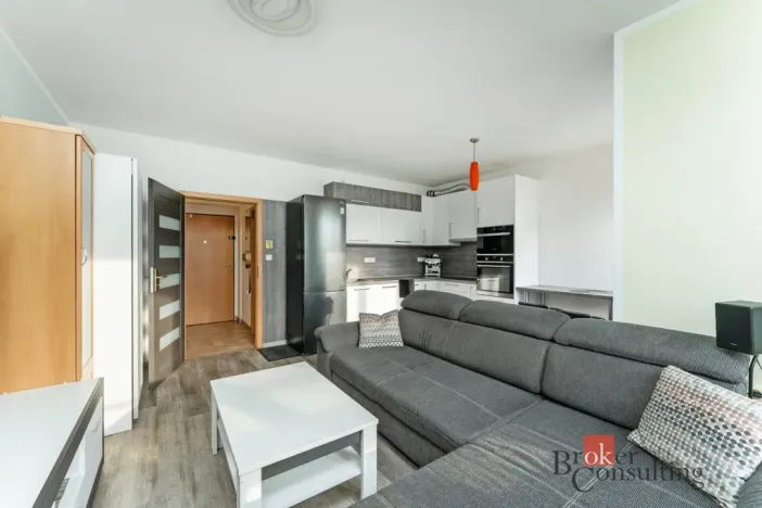 Prodej bytu 1+kk, Hradec Králové - Třebeš, Ve Stromovce, 33 m2