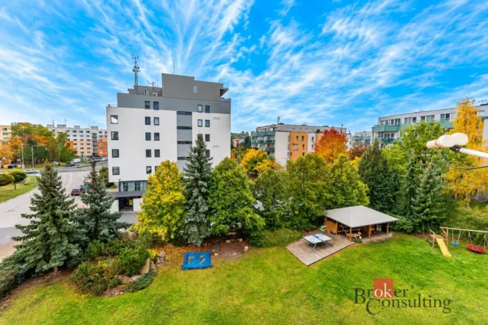 Prodej bytu 1+kk, Hradec Králové - Třebeš, Ve Stromovce, 33 m2