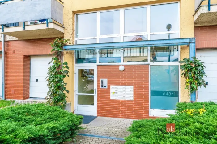 Prodej bytu 1+kk, Hradec Králové - Třebeš, Ve Stromovce, 33 m2
