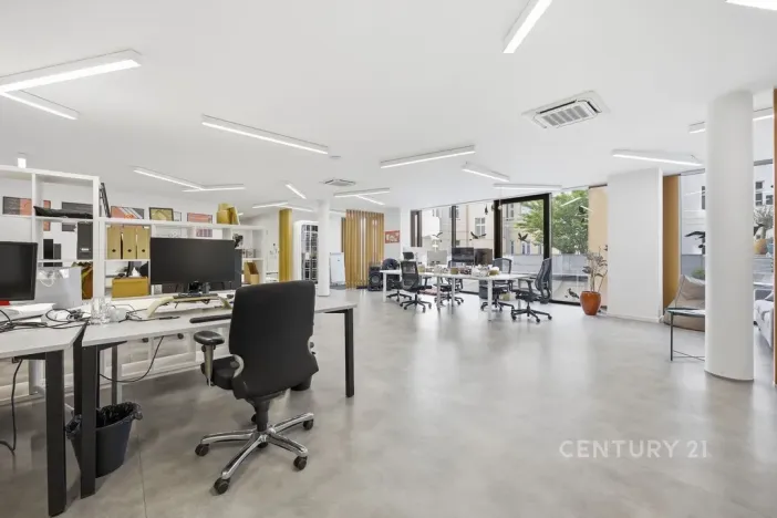 Prodej kanceláře, Praha - Smíchov, Na Zatlance, 232 m2