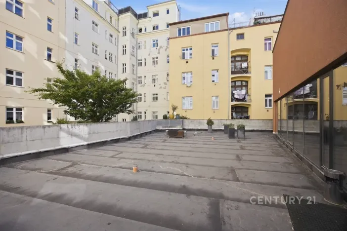 Pronájem kanceláře, Praha - Smíchov, Na Zatlance, 232 m2