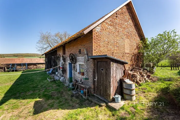 Prodej zemědělské usedlosti, Jičíněves - Labouň, 180 m2