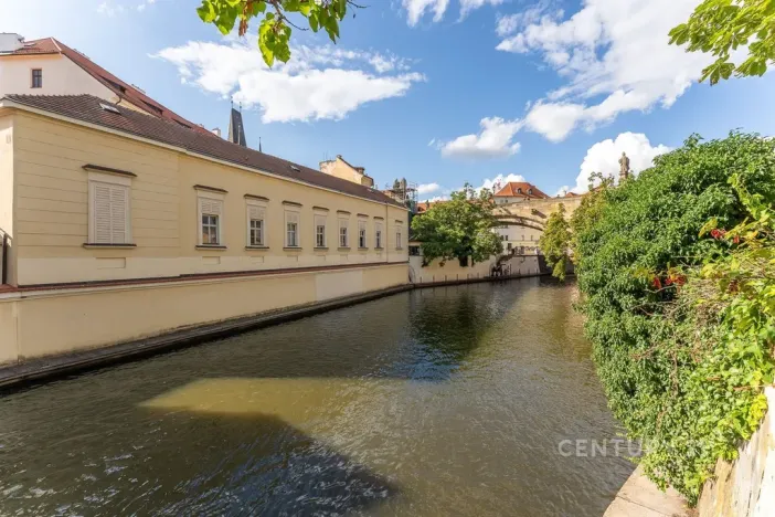 Prodej bytu 2+1, Praha - Malá Strana, Hroznová, 53 m2