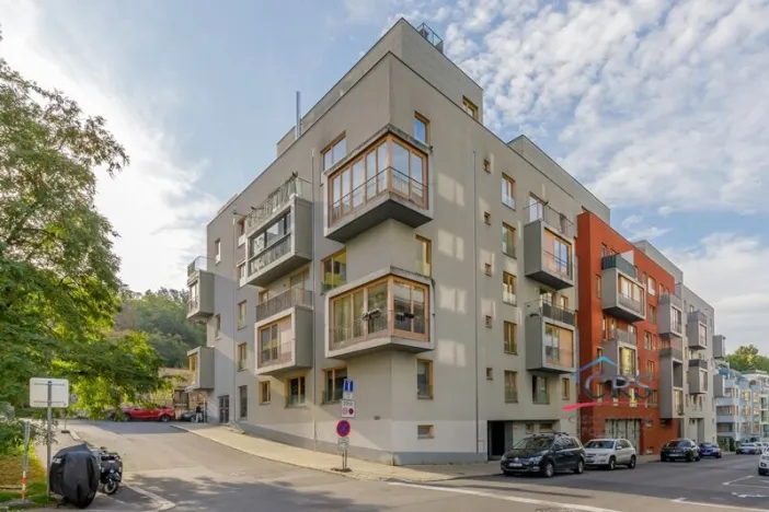 Prodej bytu 2+kk, Praha, Jeseniova, 55 m2