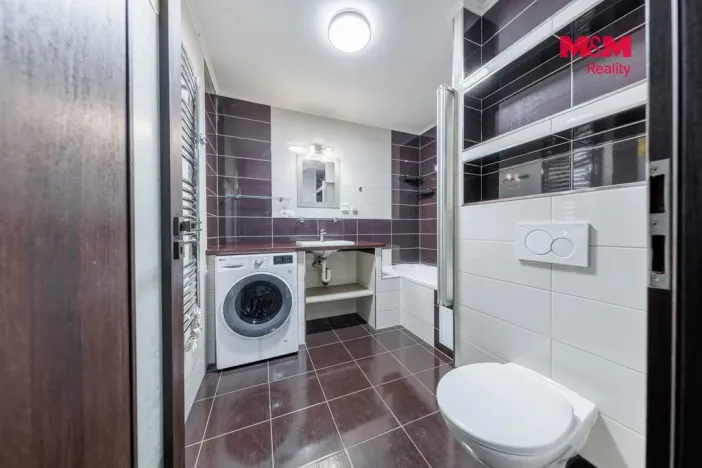 Prodej bytu 4+1, Karlovy Vary - Bohatice, Lomená, 84 m2