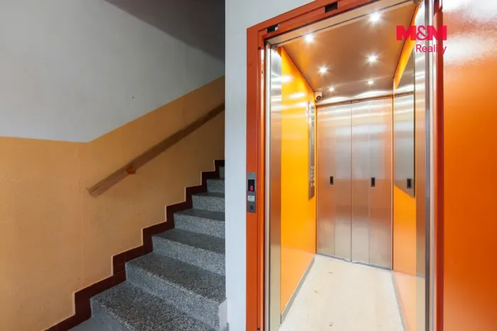 Prodej bytu 4+1, Karlovy Vary - Bohatice, Lomená, 84 m2