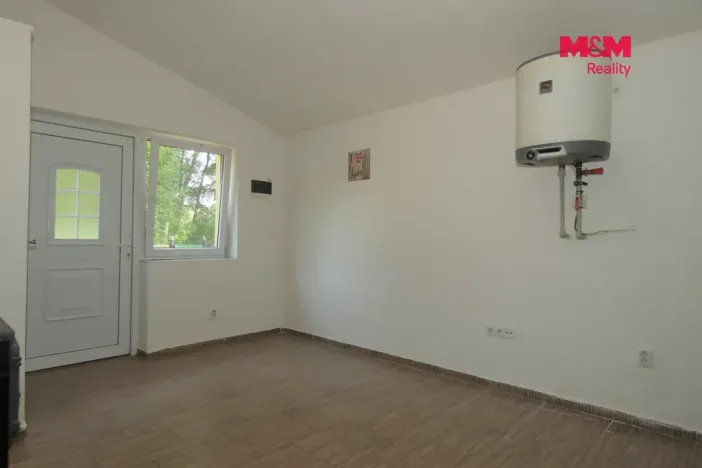 Pronájem bytu 1+kk, Červené Pečky, Dobešovice, 20 m2