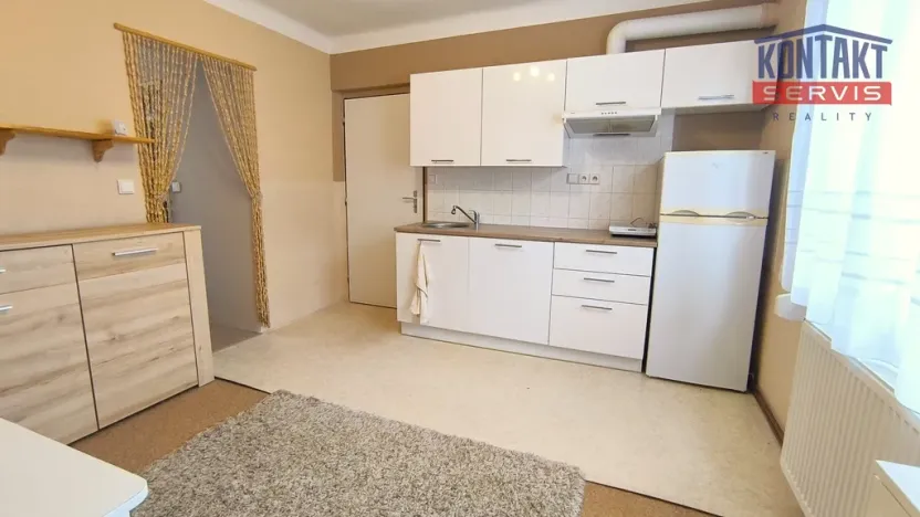 Pronájem rodinného domu, Lišov, Benátky, 32 m2