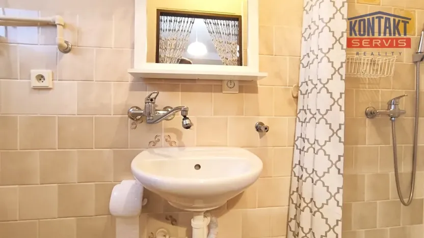 Pronájem rodinného domu, Lišov, Benátky, 32 m2