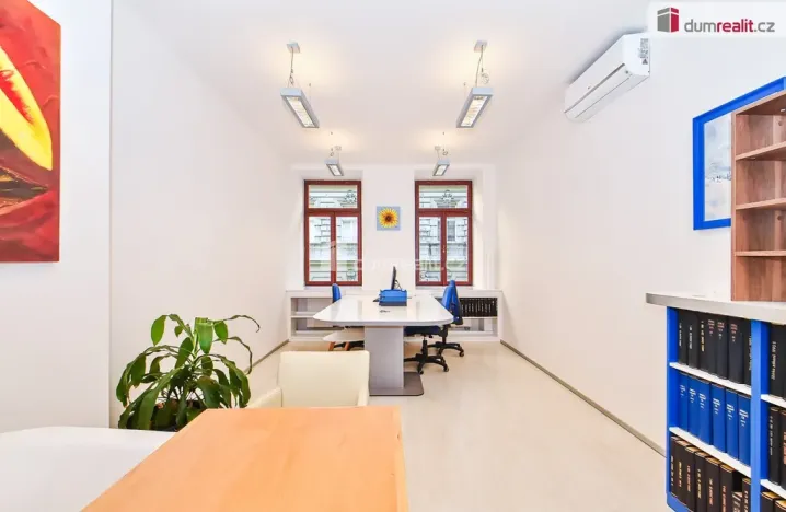 Pronájem kanceláře, Praha - Nové Město, V jirchářích, 70 m2