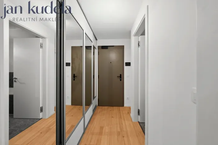 Pronájem bytu 1+kk, Brno, Bratislavská, 36 m2