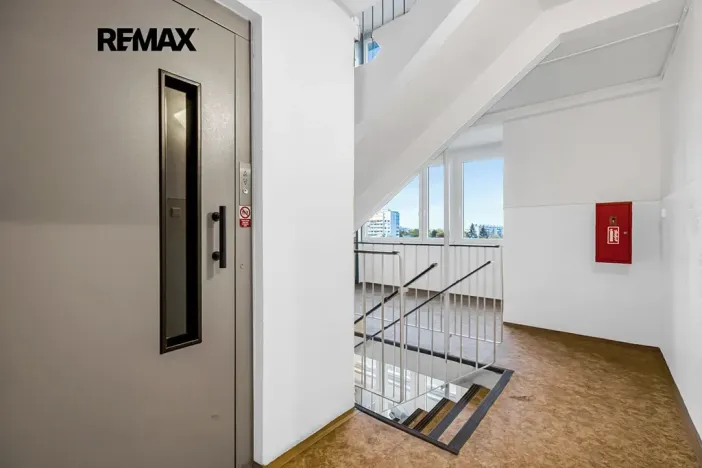 Prodej bytu 3+1, Praha - Prosek, Vysočanská, 82 m2