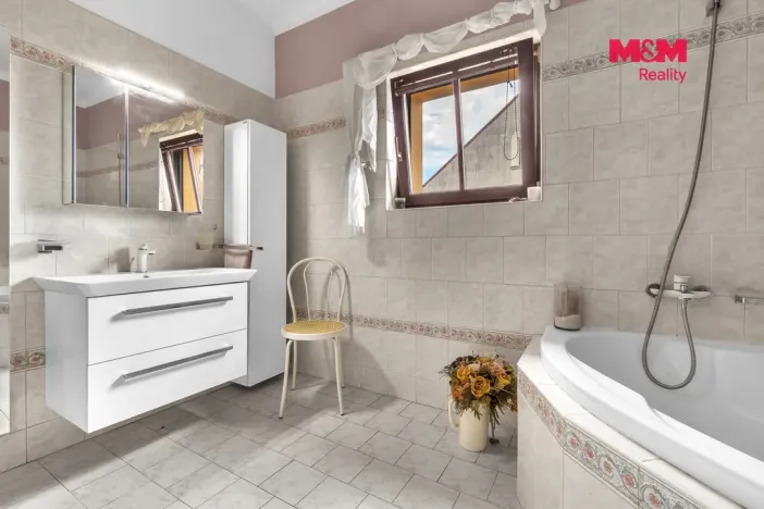 Prodej rodinného domu, Lomnice nad Popelkou, Josefa Jana Fučíka, 322 m2
