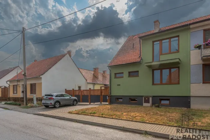 Prodej rodinného domu, Petrovice, 240 m2