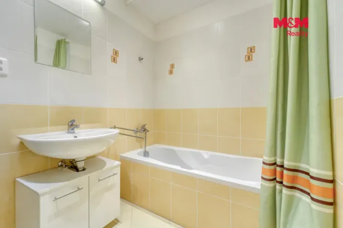 Pronájem bytu 2+kk, Praha, Sazovická, 47 m2