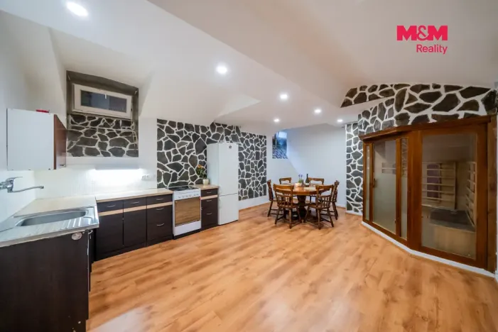 Prodej komerční nemovitosti, Slavkov u Brna, Koláčkovo náměstí, 99 m2