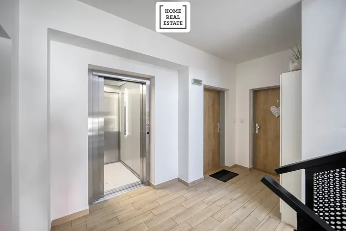 Prodej bytu 2+kk, Karlovy Vary, Šumavská, 96 m2