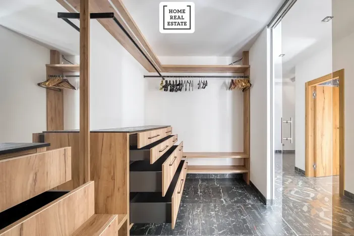 Prodej bytu 2+kk, Karlovy Vary, Šumavská, 96 m2